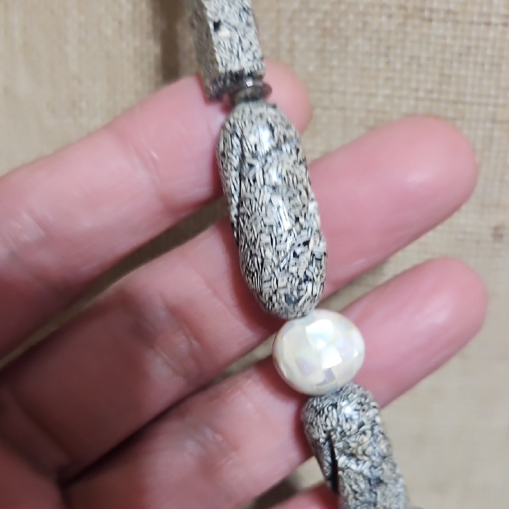 Lee Sands Gray and Silver Stone Necklace with Pendant - Picture 7 of 8